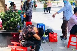 Từ chiếc ghế nhựa trong bệnh viện
