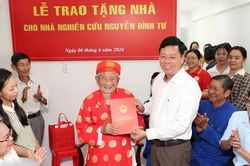 TPHCM tặng căn hộ cho nhà nghiên cứu Nguyễn Đình Tư