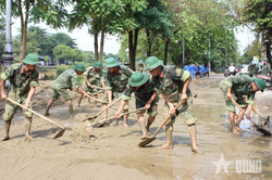 Nhân dân cần, bộ đội Sư đoàn 968 (Quân khu 4) có mặt