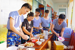 Bữa cơm ấm tình quân dân