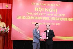 Bổ nhiệm TS Nguyễn Hữu Thọ giữ chức Hiệu trưởng Trường ĐH Kiên Giang