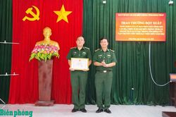 Khen thưởng đột xuất tập thể, cá nhân xuất sắc trong thực hiện nhiệm vụ cứu nạn trên biển