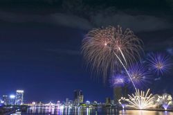 Mãn nhãn đêm thi thứ 2 DIFF 2026 cùng 2 đội Z121 Việt Nam và Pháp