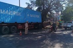 Vụ xe đầu kéo va chạm xe công nông: Thêm 1 người tử vong