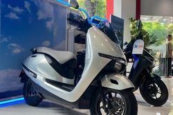 Giá xe máy điện tiếp tục hạ giá sốc, có mẫu giảm sâu đến 22 triệu đồng
