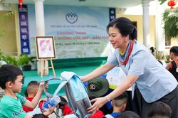 'Thắp sáng những ước mơ' cho trẻ em có hoàn cảnh khó khăn