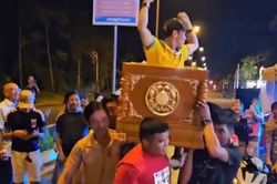 Xác minh clip khiêng quan tài có người sống bên trong đi giữa phố