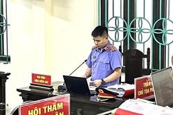 Rủ nhau đánh bài ăn tiền, 8 bị cáo lĩnh án