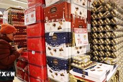 Ngân sách Pháp đối mặt nguy cơ thâm hụt vượt 6% GDP