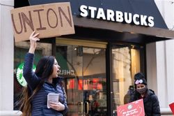 Thảm họa quảng cáo khiến Starbucks lao đao ở Hàn Quốc