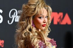 Doja Cat sốc vì bị hủy show