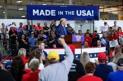Dư luận Mỹ đặt dấu hỏi lớn về lời hứa 'thời kỳ hoàng kim' của ông Trump