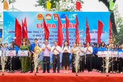 An Giang ra quân hưởng ứng phong trào thi đua 'Toàn dân chung tay bảo vệ môi trường, vì một Việt Nam xanh - sạch - đẹp'