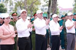 Lãnh đạo tỉnh dự Lễ ra quân hưởng ứng phong trào 'Toàn dân chung tay bảo vệ môi trường, vì một Việt Nam xanh - sạch - đẹp'
