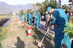 Xã Suối Dầu ra quân hưởng ứng phong trào toàn dân chung tay bảo vệ môi trường