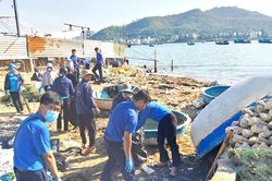 Mặt trận phường Nam Nha Trang ra quân hưởng ứng phong trào toàn dân chung tay bảo vệ môi trường