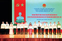 Thi đua đổi mới, sáng tạo, xây dựng tỉnh Ninh Bình phát triển nhanh, bền vững