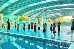 Xã Thổ Tang tổ chức lớp dạy bơi miễn phí cho trẻ em