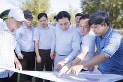 Hướng đến hình thành trung tâm kinh tế biển, đầm phá của miền Trung
