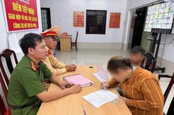 Chế tài đã có, vì sao nạn ném đá vào tàu vẫn tiếp diễn?