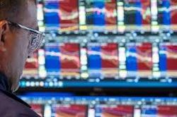 Phố Wall lao dốc mạnh, Nasdaq mất hơn 4% vì lo ngại Fed tăng lãi suất