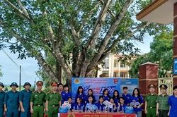 Công an Thanh Hóa tiếp sức sĩ tử chinh phục ước mơ