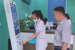 Đẩy mạnh chuyển đổi số, nâng cao chất lượng khám chữa bệnh