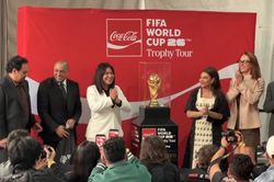 Cúp vàng World Cup tới Mexico City