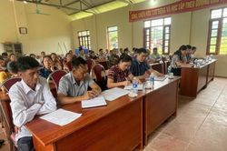 Trưởng Ban Tổ chức Tỉnh ủy Lê Hải Yến dự sinh hoạt tại Chi bộ xóm Đào Bắc, xã Hà Quảng