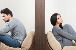 Những câu nói quen thuộc 'tố cáo' người đang có mối quan hệ ngoài luồng: Dấu hiệu thứ ba nhiều người dễ bỏ qua