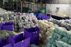 Công an TPHCM phá đường dây sản xuất dép giả các nhãn hiệu nổi tiếng, thu giữ 23.000 đôi dép