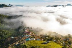 Tăk Pổ (TP Đà Nẵng) hút khách với biển mây giữa đại ngàn