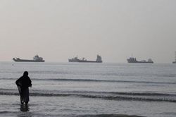 Mỹ mở đợt không kích mới nhằm vào cơ sở quân sự Iran