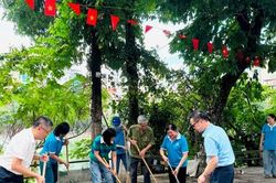 Phường Kim Liên ra quân hưởng ứng phong trào bảo vệ môi trường