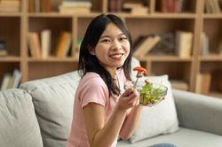 3 nhóm thực phẩm giúp học sinh ngủ ngon, tăng trí nhớ trong mùa thi