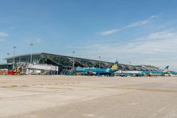 16 chuyến bay tại sân bay Nội Bài bị ảnh hưởng do UAV đột ngột xuất hiện