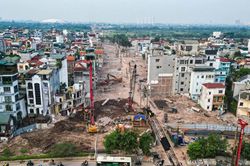 Cận cảnh đường công vụ huyết mạch nối trung tâm Hà Nội với đại công trường Cầu Tứ Liên