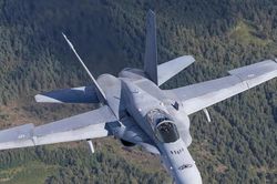 Phần Lan giao tiêm kích F/A-18 Hornet cùng tên lửa tầm bắn 370 km cho Ukraine?