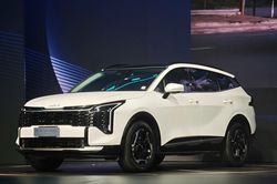 Cận cảnh Kia Sportage hybrid mới - thay thiết kế, giá có tăng?