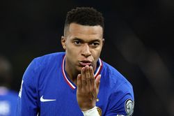 Mbappe và Haaland bước vào trận đấu định nghĩa một kỷ nguyên