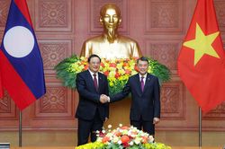 Việt Nam - Lào đặt mục tiêu thương mại 10 tỷ USD vào năm 2030
