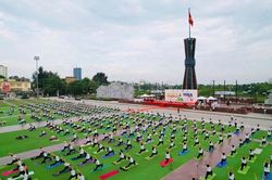Ấn tượng màn đồng diễn yoga quy mô lớn tại Thái Nguyên