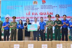 Nhiều hoạt động ý nghĩa trong chương trình 'Hành trình theo chân Bác' tại Nghệ An