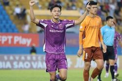 Becamex TP HCM (1-1) HAGL: Gia Bảo gỡ hòa cho đội khách