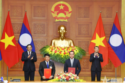 Thủ tướng Lê Minh Hưng hội đàm với Thủ tướng Lào
