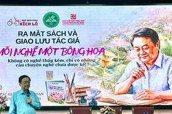 Ra mắt sách 'Mỗi nghề một bông hoa' của tác giả Lê Minh Hoan