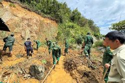 Đồn Biên phòng Nghĩa Thuận huy động lực lượng khắc phục hậu quả do thiên tai gây ra