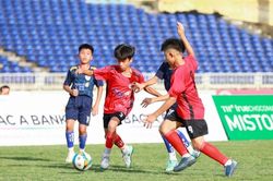 Ươm mầm tài năng từ sân chơi bóng đá trẻ Nghệ An