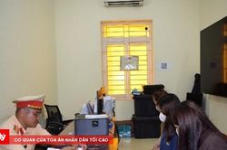 Xử phạt 3 thiếu nữ đi xe mô tô lạng lách, đánh võng