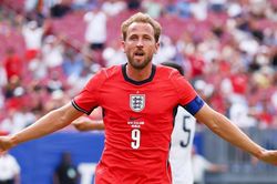 Harry Kane lập đại công trong chiến thắng của tuyển Anh
